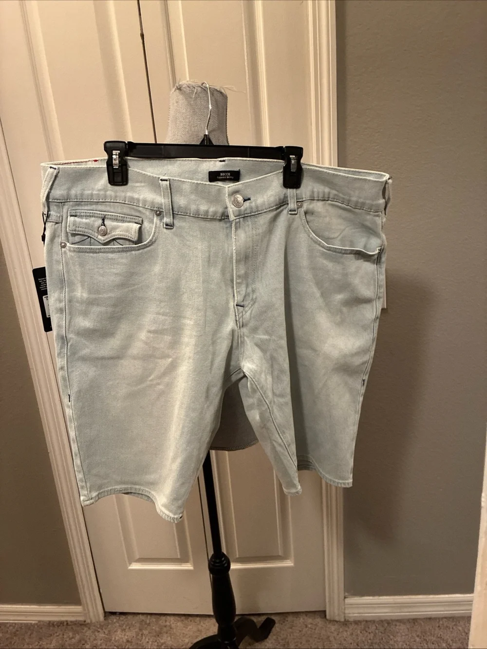 True religion mens Rocco’s relax skinny shorts size 42